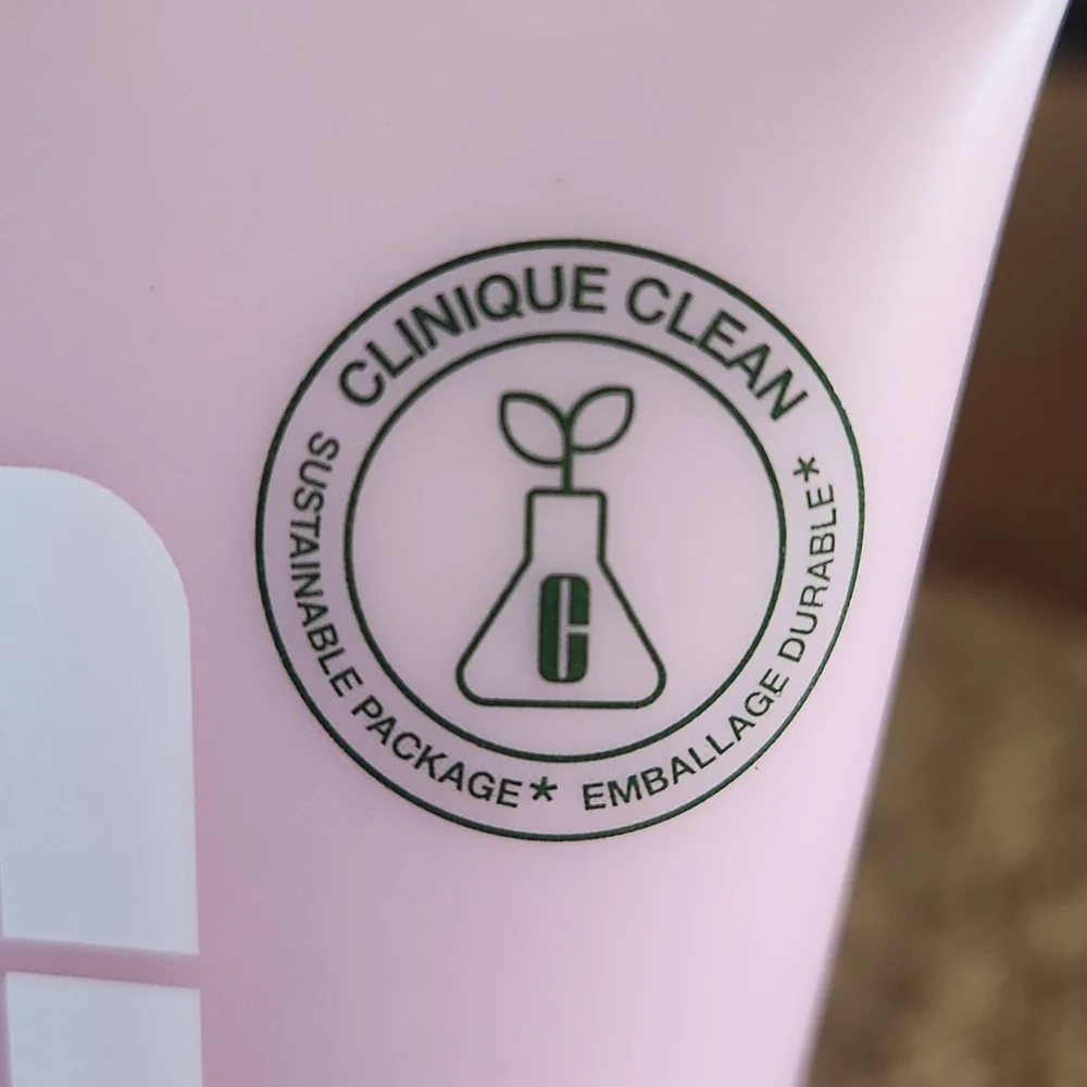 Clinique Pink All About Clean Rinse-Off Foaming Cleanser